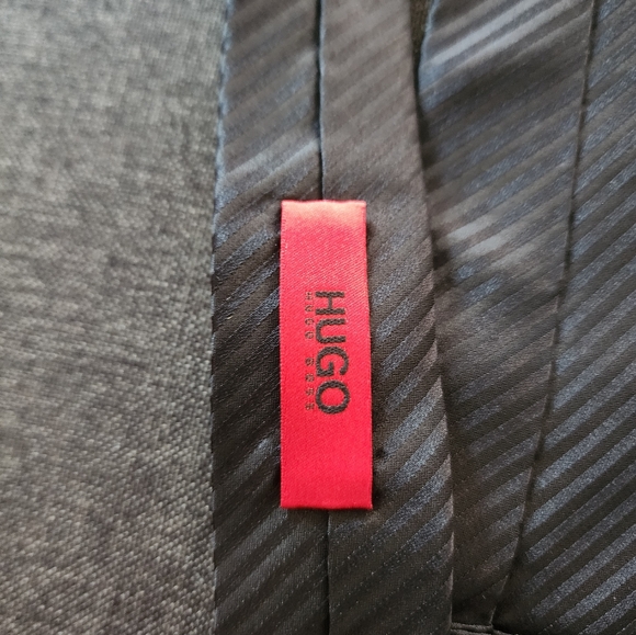 Hugo Boss Black Striped Tie 3 inches in Width - Picture 8 of 12